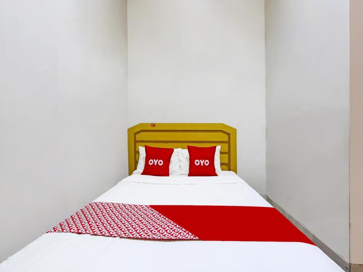 Oyo 3060 Al Fatih Guest House Syariah Tegal  Exterior photo